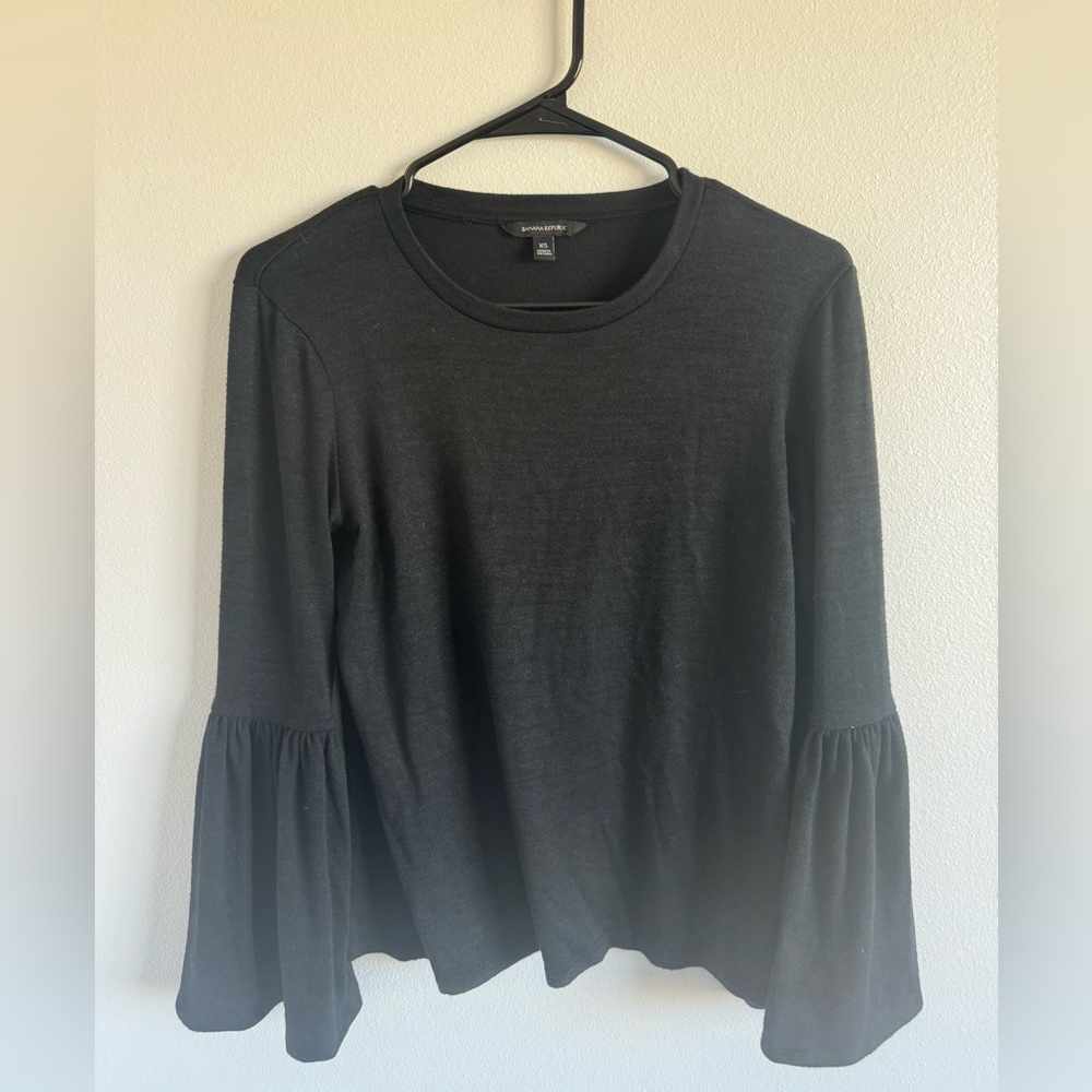 Banana Republic Light Sweater with Bell Sleeves Black Sz XS